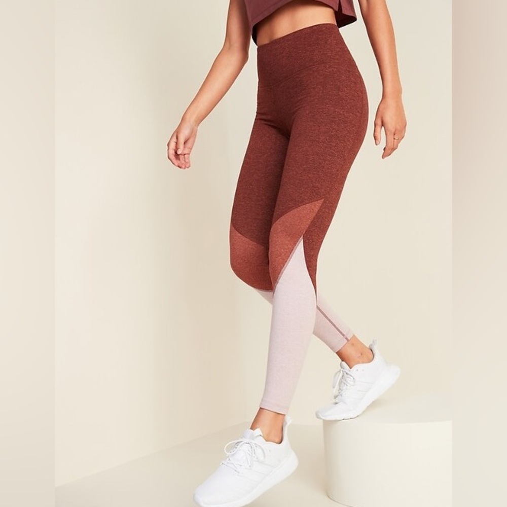 Old Navy Elevate Go Dry Legging